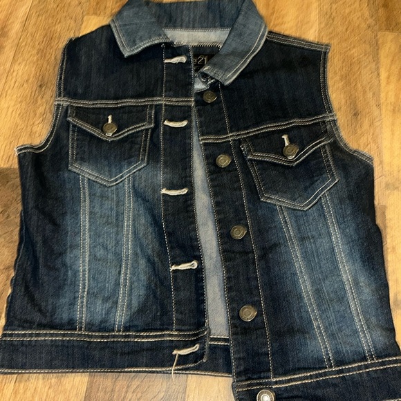 Rue 21 Blue Jean Vest - Picture 1 of 4